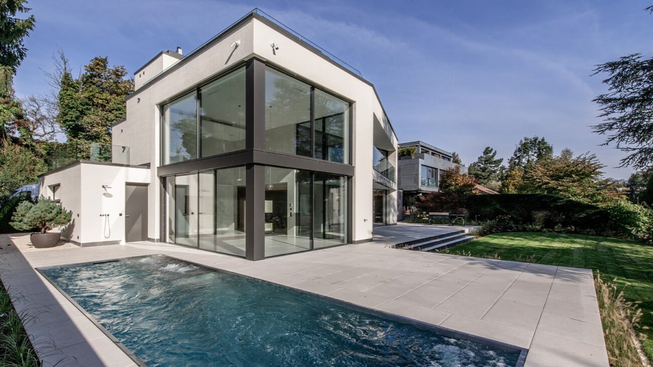 Referenzcase Archinovo Villa S5 - Aussenbereich Garten und Pool