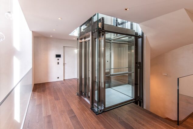 Referenzcase Archinovo Villa S5 - Eingang und Lift